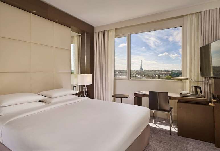 The Hyatt is the only skyscraper hotel in Paris, offering great views in every room!