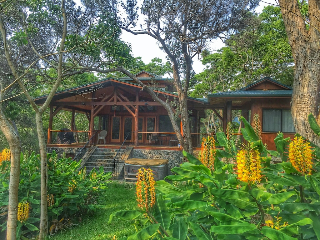 view of this beautiful tropical hawaii cabin