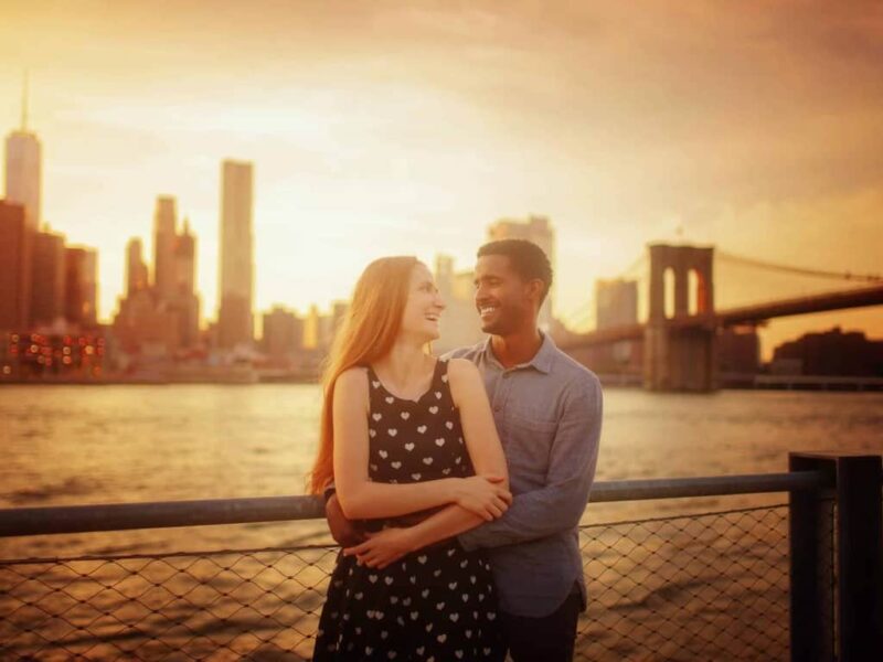 cute couples photos at NYC Brooklyn Bridge