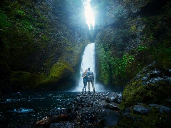 10 Things To Know Before Traveling To Oregon | Best Of Oregon | How To Travel To Oregon | Oregon Travel Tips | Best Hikes In Oregon | What To Do In Oregon | Follow Me Away Travel Blog