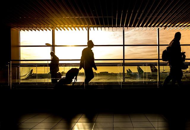 5 Things To Know About Airports Of The Future | What to know about the future of airports | Best technology to use at airports | Airport travel tips 