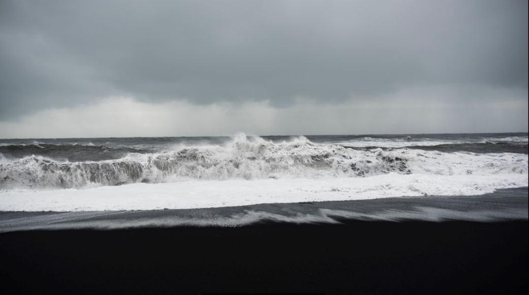 5 Things To Know About Icelandic Beaches | What to Know about beaches in Iceland | What to know before visiting Iceland beaches 