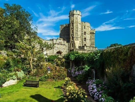 Top 5 Best Castles In England Straight Out Of A Fairytale | Best Castles In The UK | Top Medieval Castles In England | Best castles in london