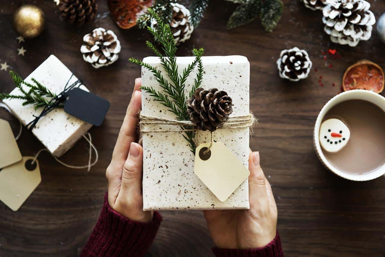 best holiday gift guide | what to buy for the holidays | what to buy for couples | what to buy for the person who has everything