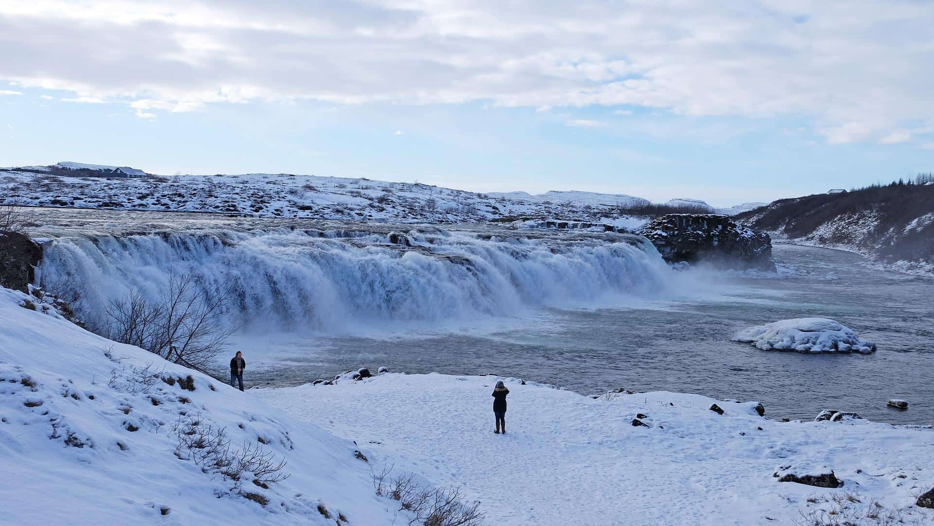 Best Hiking Boots For Iceland in Winter Or Summer | What to wear in iceland