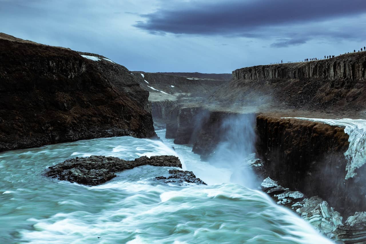 tips for getting long exposure photography at Gullfoss Waterfall in Iceland 