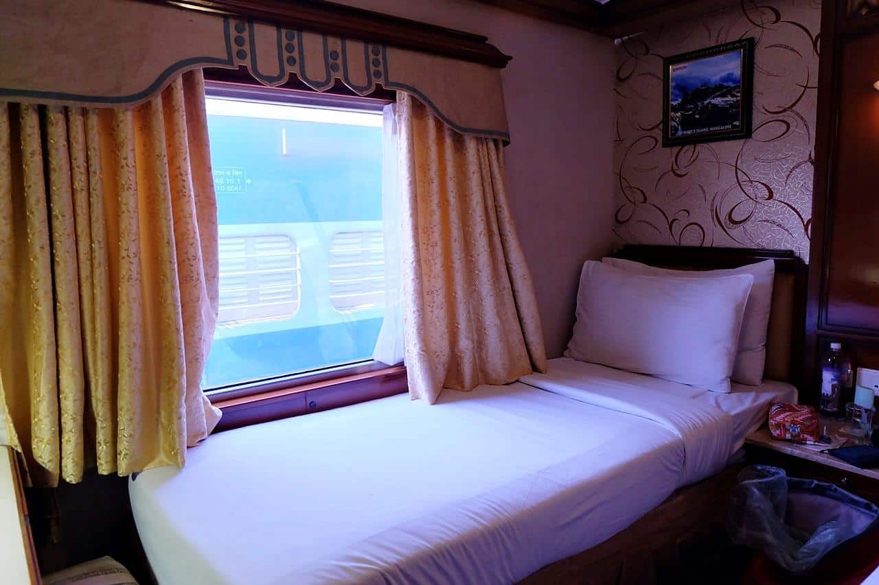 luxury trains in india golden chariot