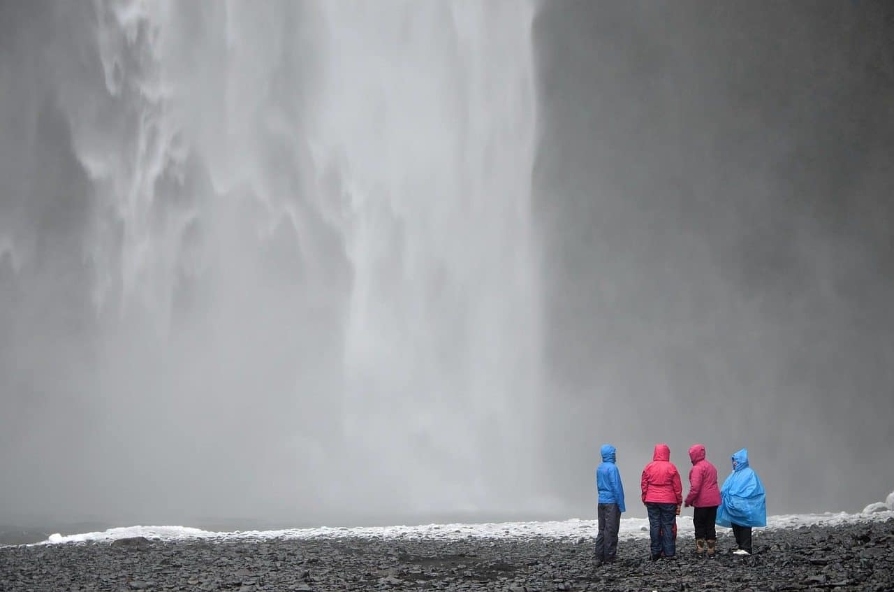 best travel tips for iceland means going with friends