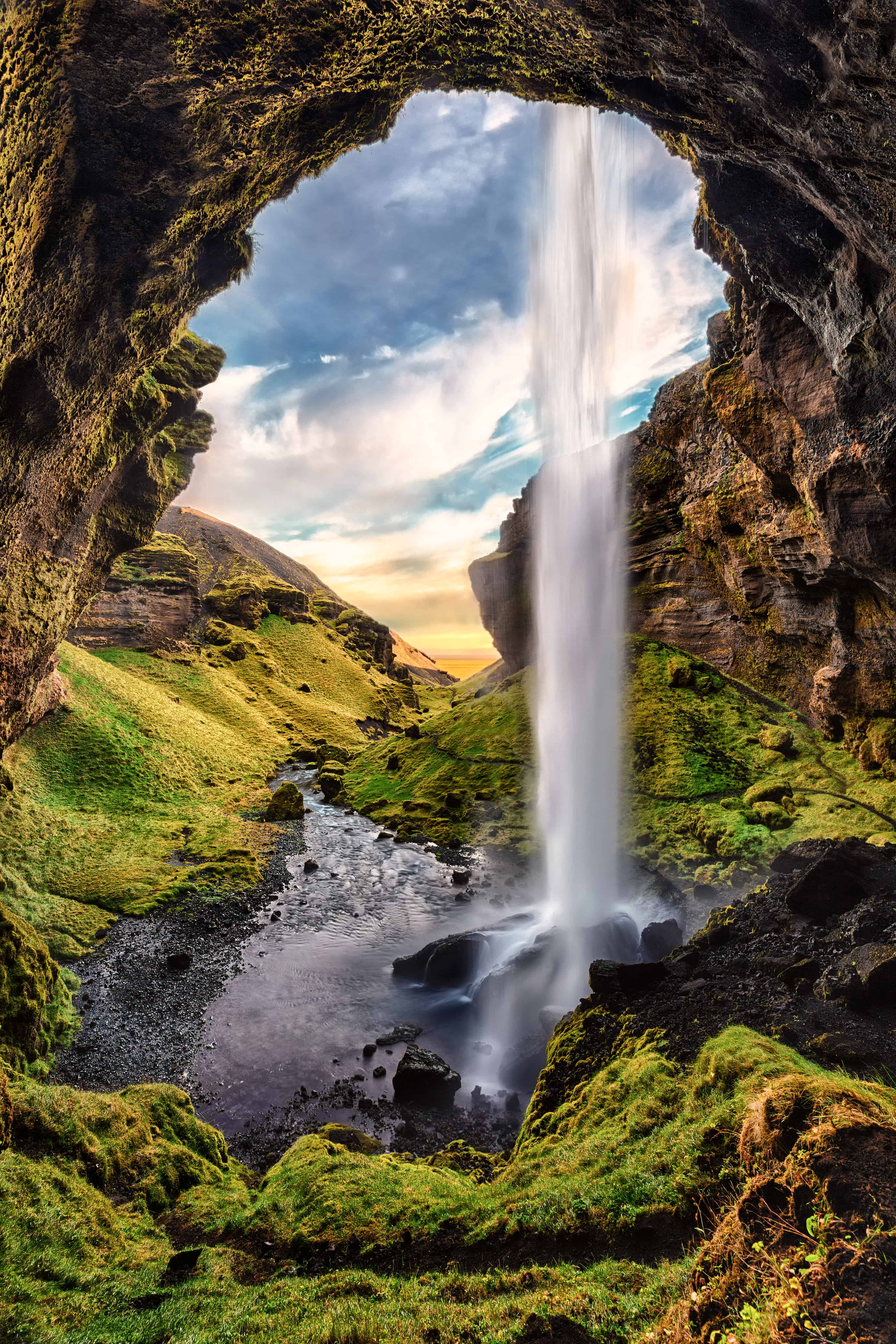 hiking trips to iceland