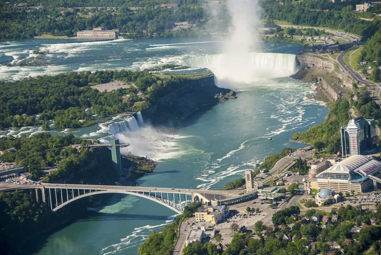 7 Tips For Visiting Niagara Falls Canada As An American 