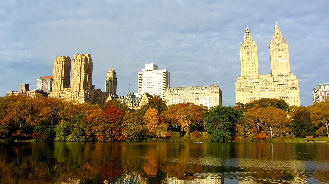 best NYC photography locations and how to find them | the lake at central park
