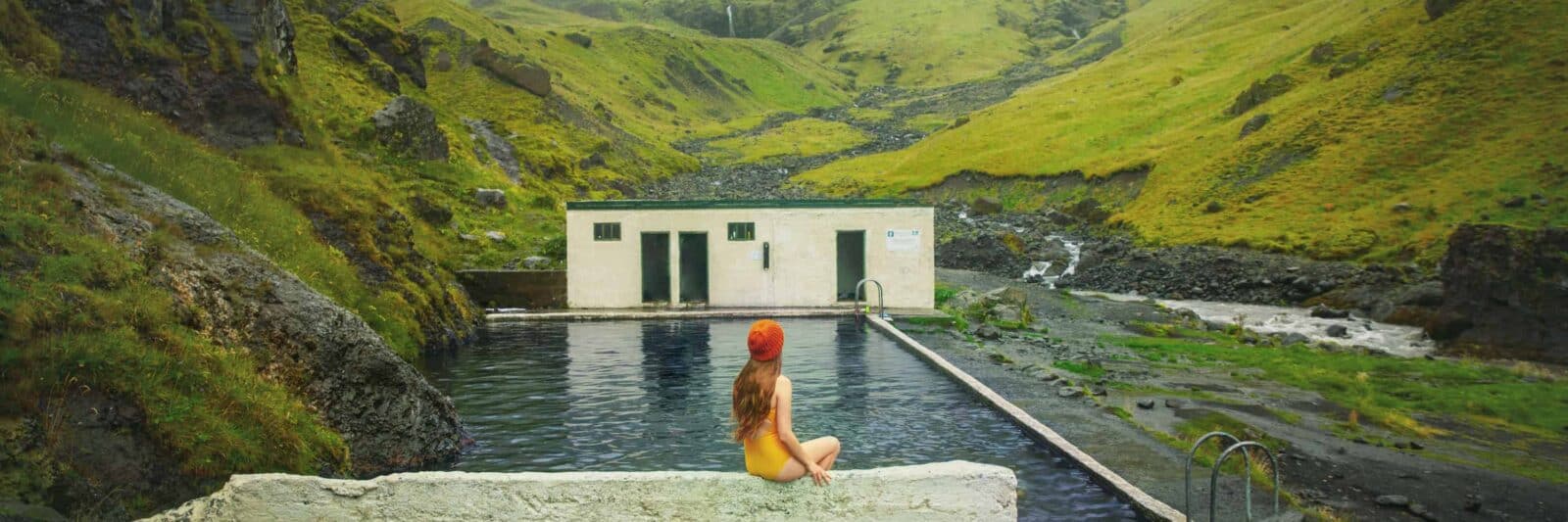 What to expect when visiting Seljavallalaug hot springs in Iceland | Seljavallalaug pool Iceland
