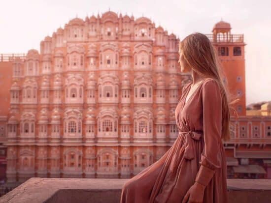 What To Wear In India: India Packing List For Women | Pink building in Jaipur | Jaipur pink building in India