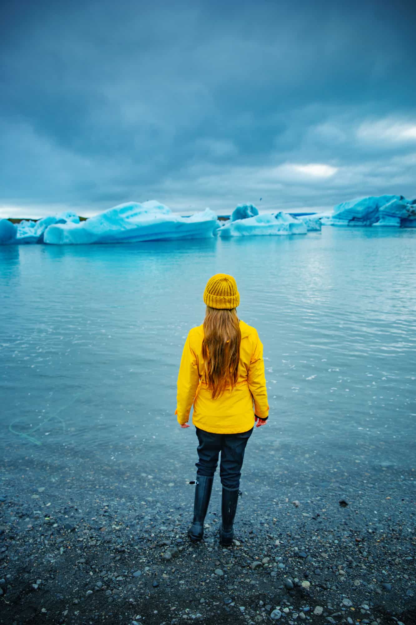 packing travel tips for Iceland when visiting Iceland on a budget | how to pack for iceland on a budget