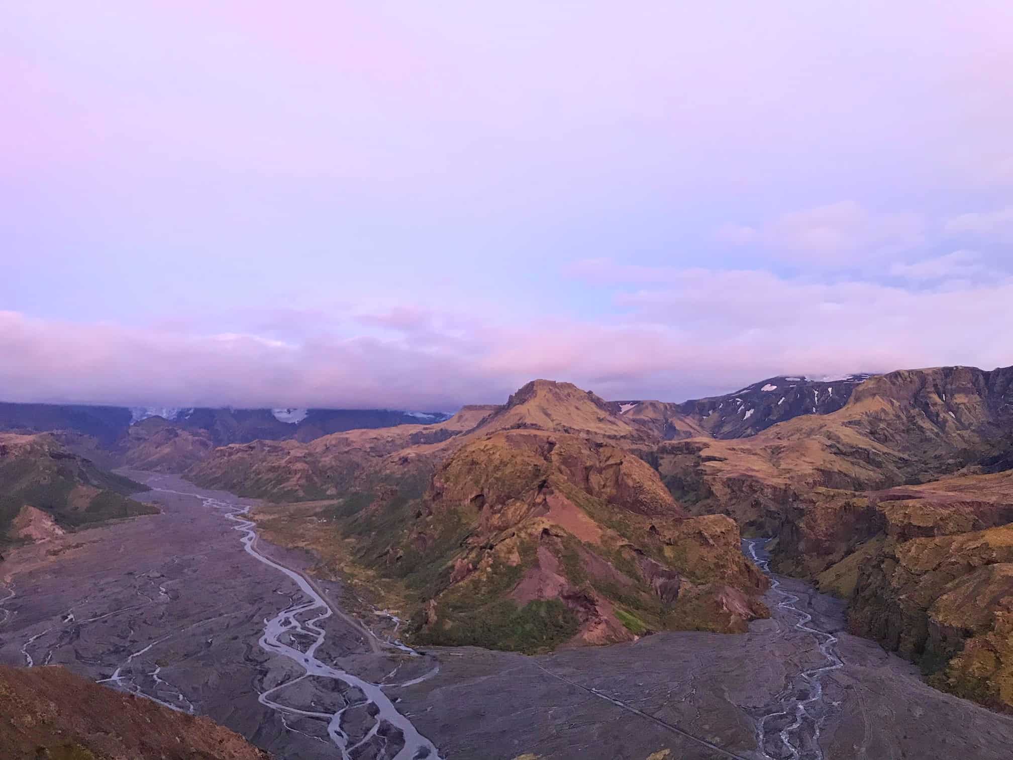 hiking in Iceland's thorsmork