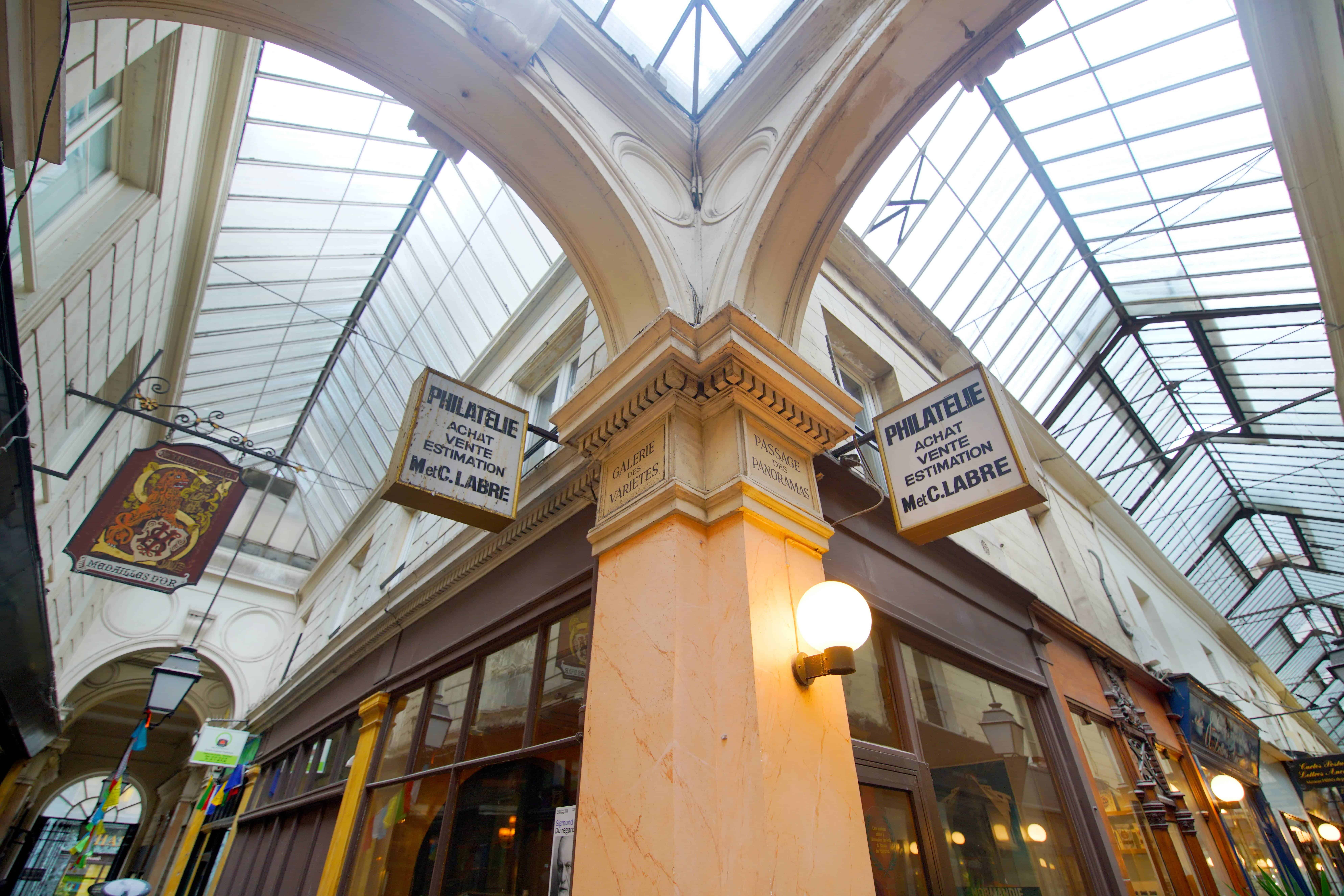 Passage des Panoramas ceiling in Paris