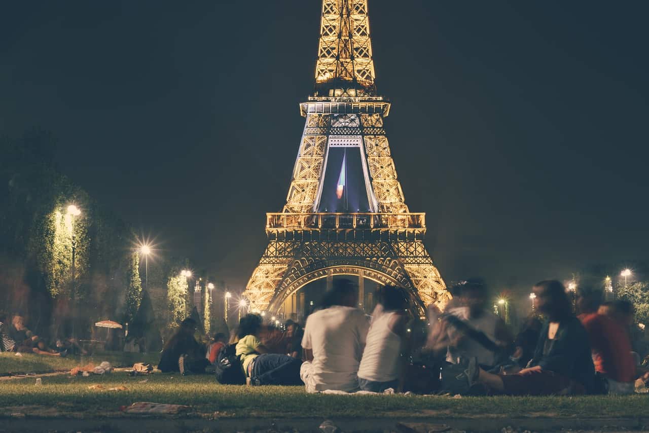 Have a picnic by the Eiffel tower is a great thing to do in Paris in the spring
