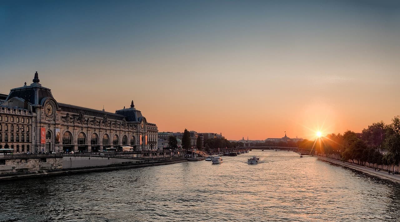 The Seine Is The Most Magical Paris Sunset Spot