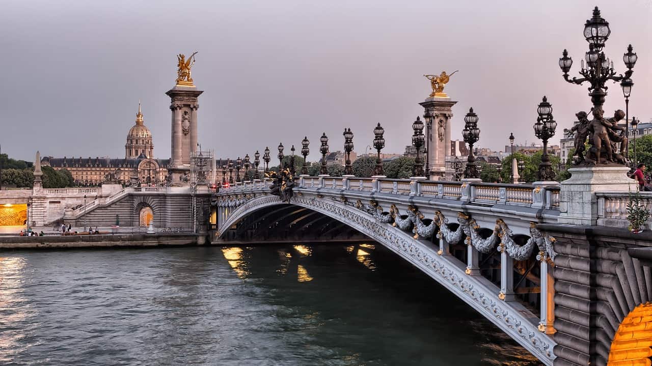 There are many places along the Seine River to watch a sunrise in Paris 
