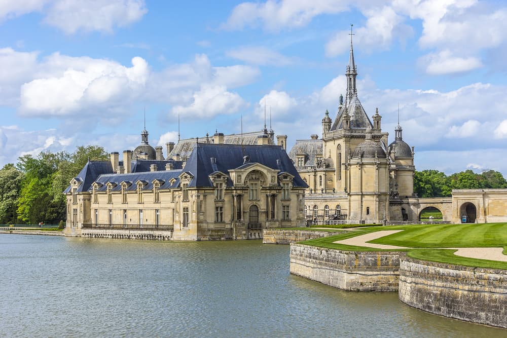 Stunning view of castle in France, Château de Chantilly