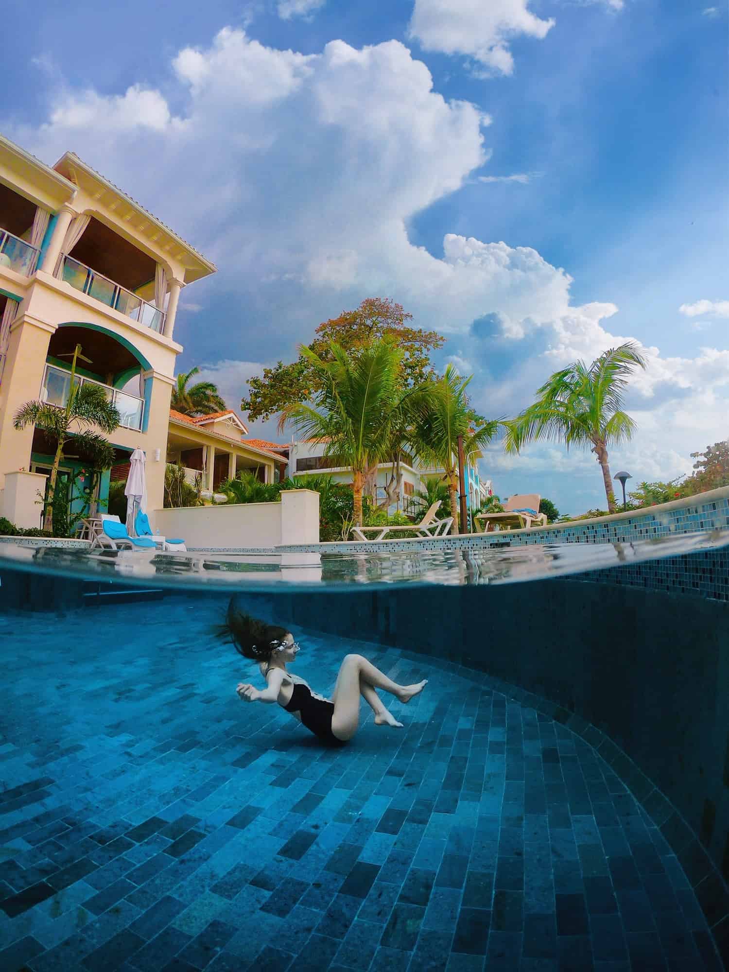 photo in pool shot with dome for GoPro