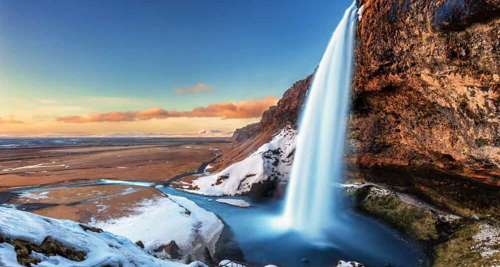 you can enjoy perpetual sunset daylight hours in iceland in November