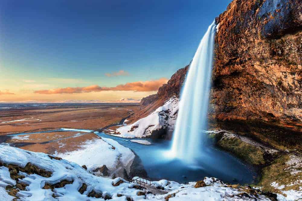 you can enjoy perpetual sunset daylight hours in iceland in November
