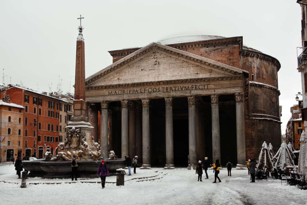 Rome in winter means fewer tourists at some of the popular sights, like the Pantheon