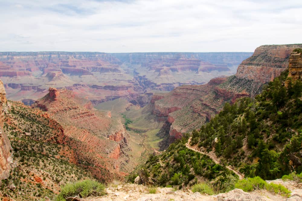 the Bright Angel Trail is one of the best Grand Canyon hikes