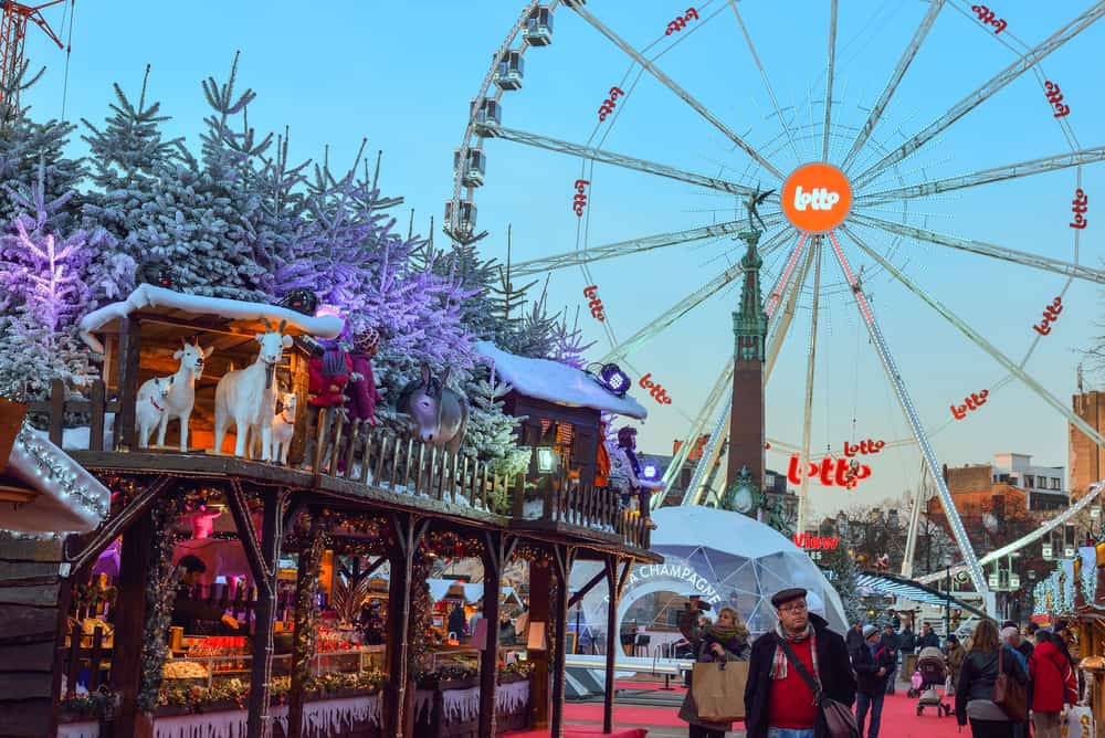The famous fair activities, festival aspects and wooden stalls draw in crowds to the Brussel market every year