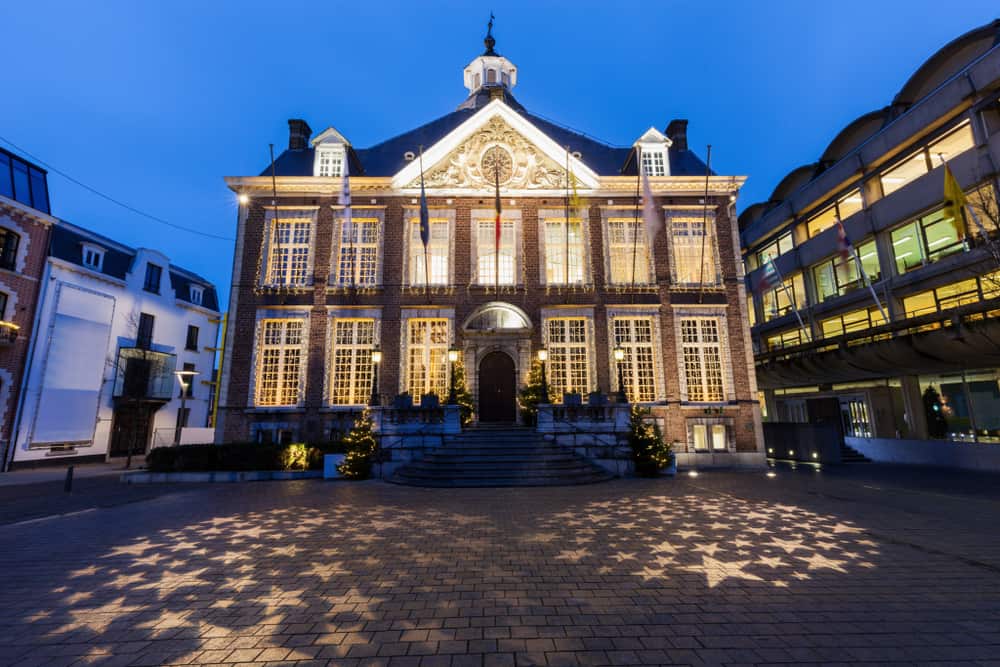 The lights and decor really set the festive mood in the Hasselt Winterland Market