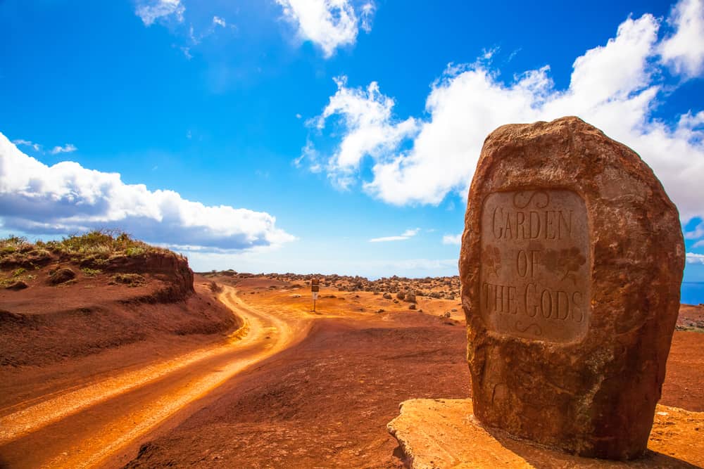 Photo of the Garden of the Gods, which you can visit during your Hawaii honeymoon in Lanai