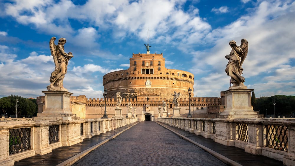 Walkway leading to the round Castel Sant'Angelo during 4 days in Rome