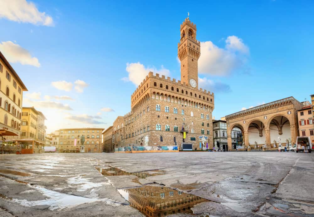 early morning view of the piazza della signoria 