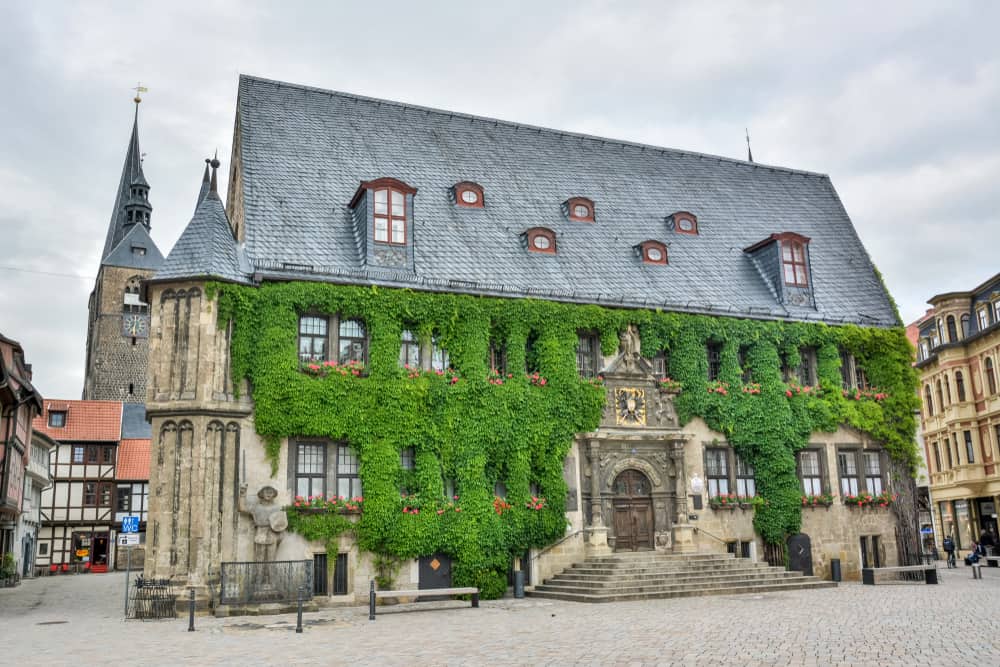 There are beautiful buildings in Quedlinburg
