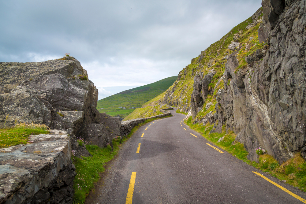 Photo of road along Slea Head drive.