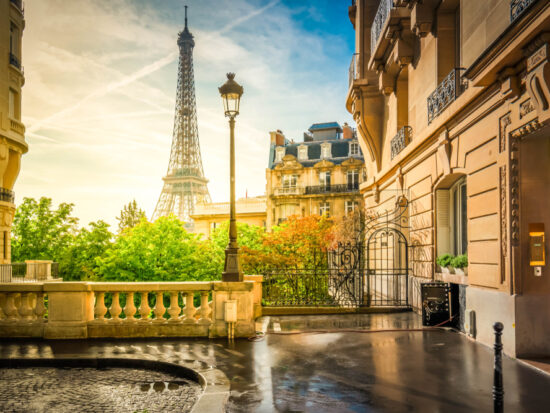 Photo of the Eiffel Tower for a Paris Street