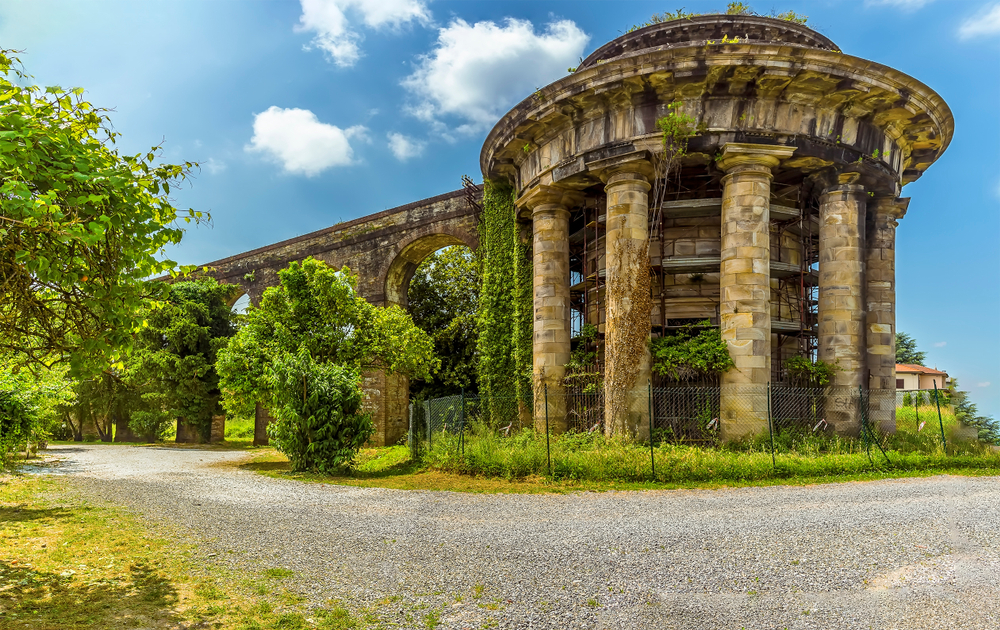 start of Lucca aqueduct day trips from Florence