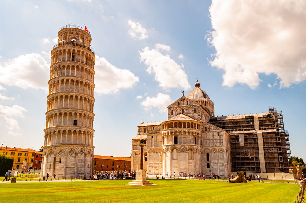 leaning tower of Pisa and nearby church under construction