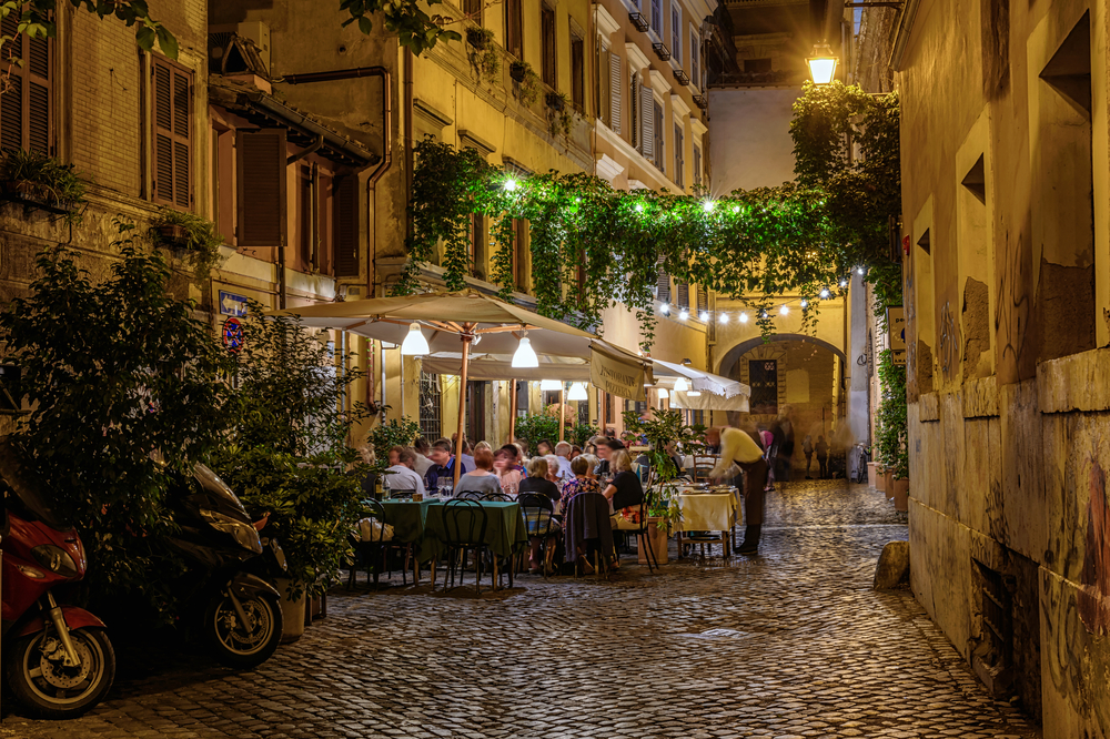 Photo of street dining in Rome.