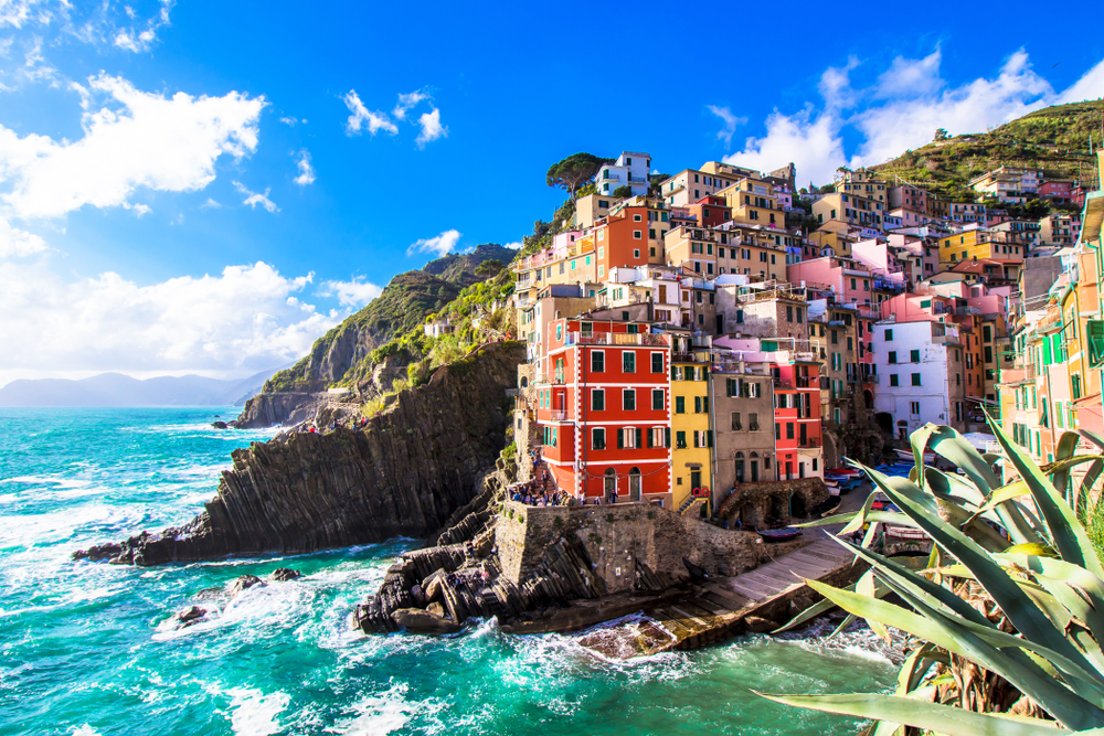 Cliff Jump in Riomaggiore