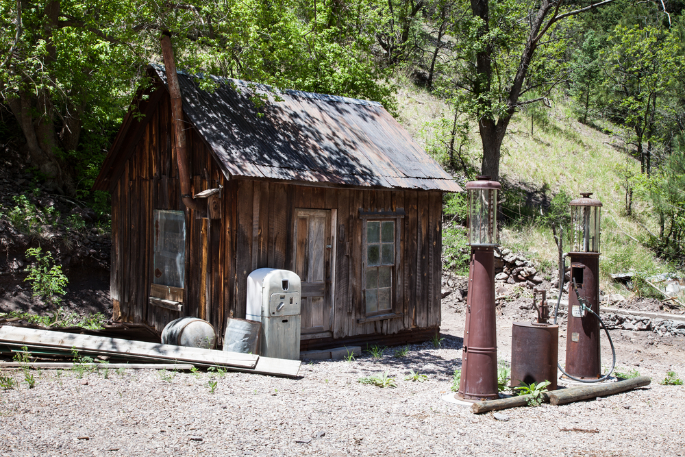 The abandoned mine town is creepy and half preserved. 