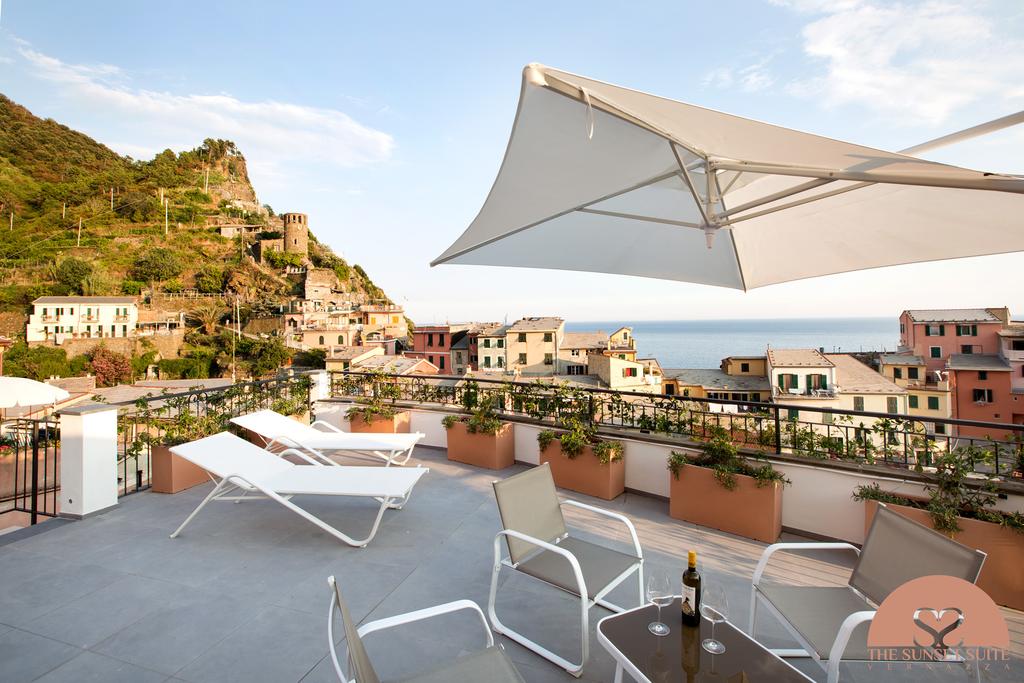 The views make The Sunset Suite one of the prettiest luxury hotels in Cinque Terre