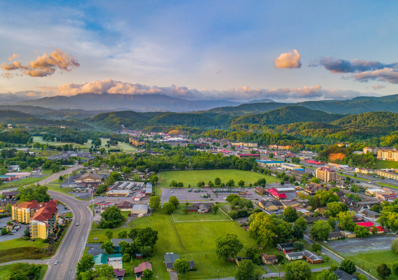 places to visit between nashville and pigeon forge