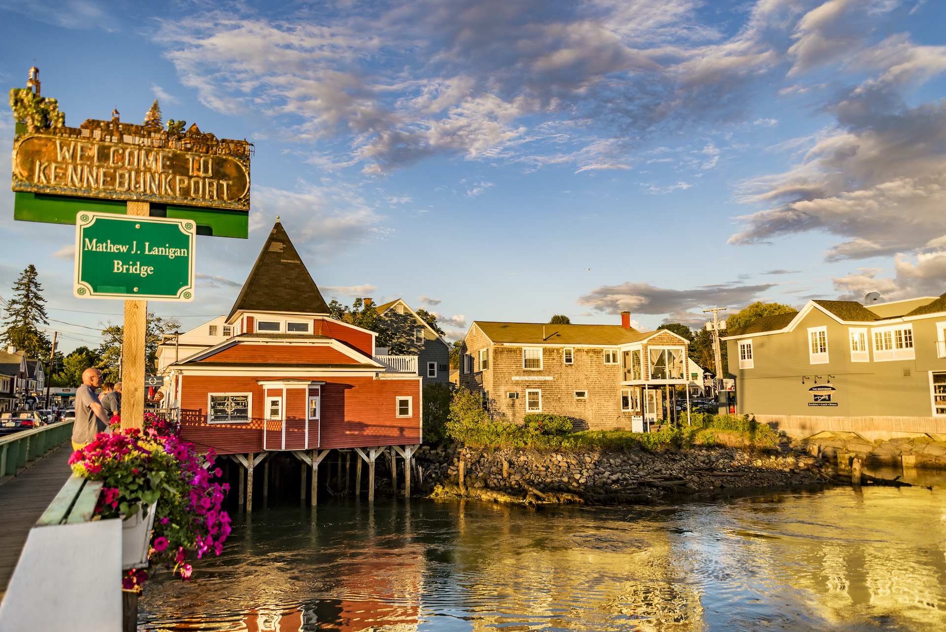 waterfront homes on stilts small towns in America