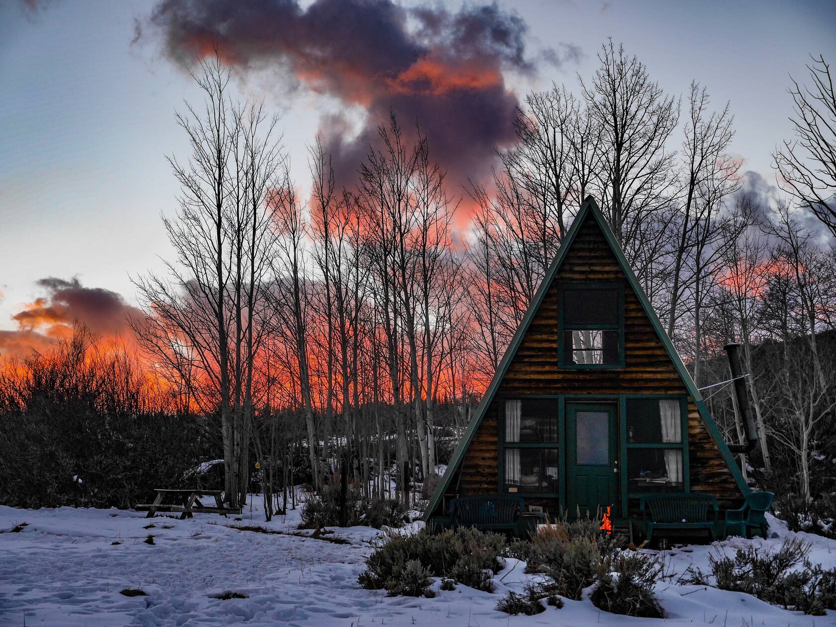A beautiful Airbnb Colorado, a real cabin in the woods