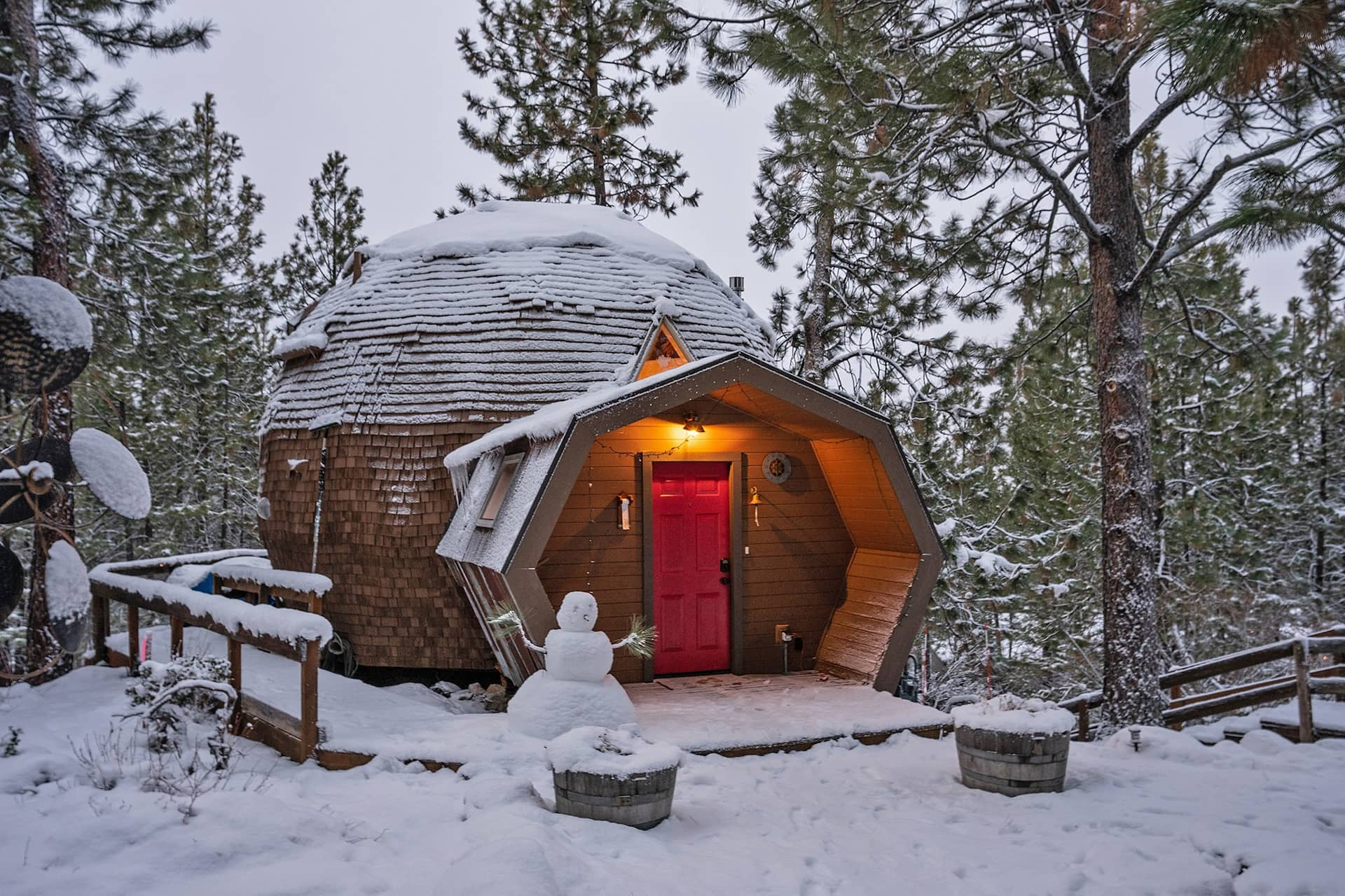 the Dome Sweet Dome Airbnb in Oregon