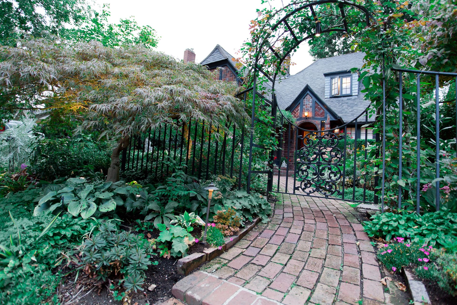 the Quaint English Cottage Garden Private Apartment Airbnb in Oregon