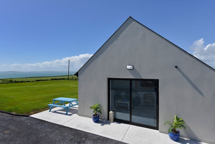 The coast views in this apartment is gorgeous!