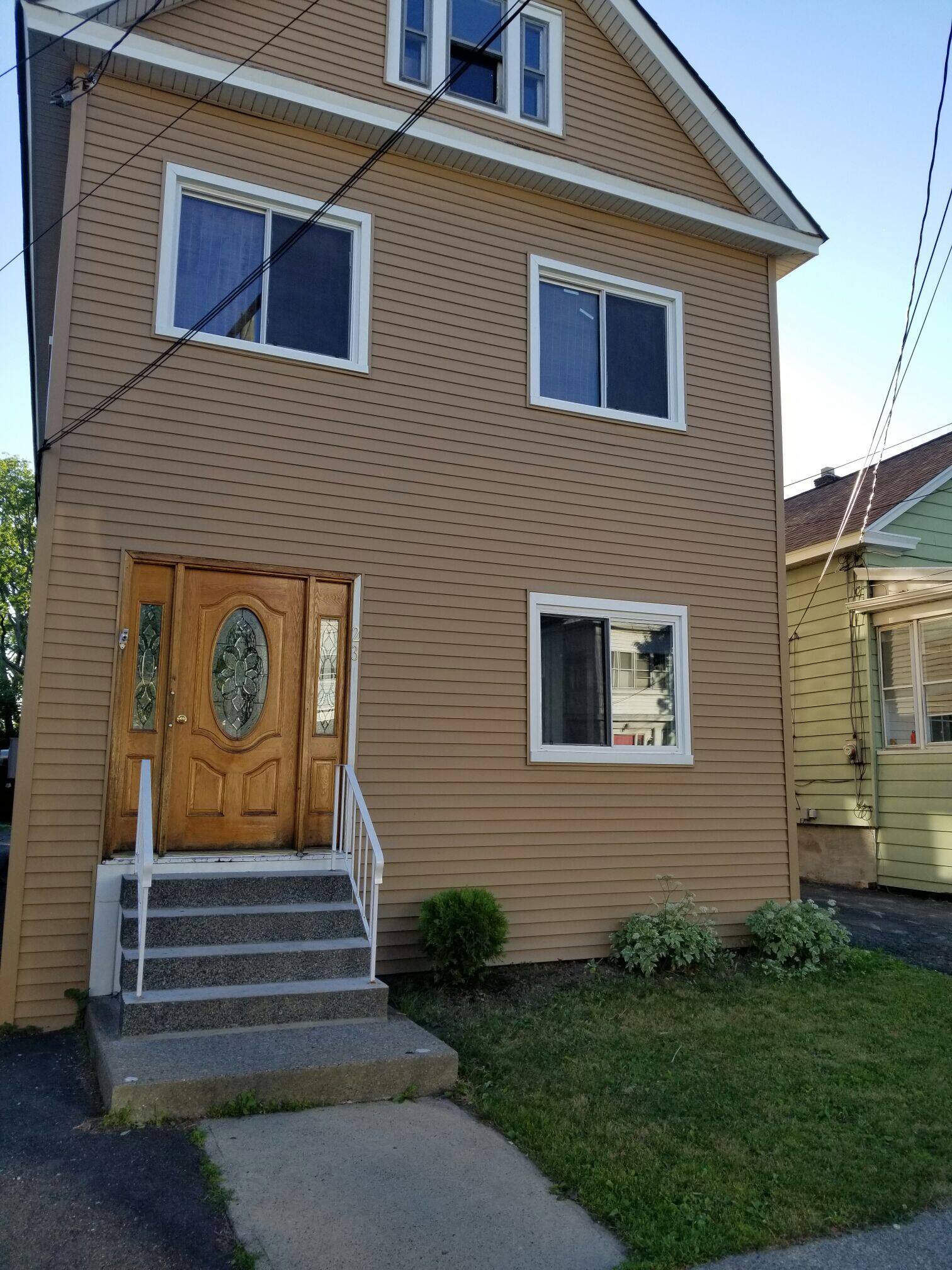 Photo of cute apartment for 6 for your New York road trip.